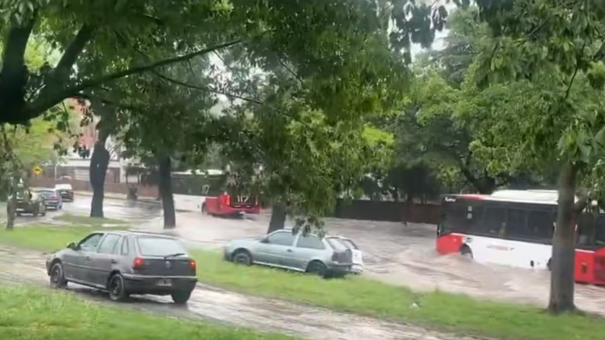 La zona de Avenida General Paz en Buenos Aires estaba anegada al momento de la fatalidad.