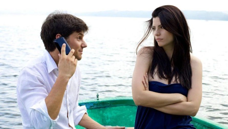 El celular, una amenaza para el placer sexual y las relaciones de pareja