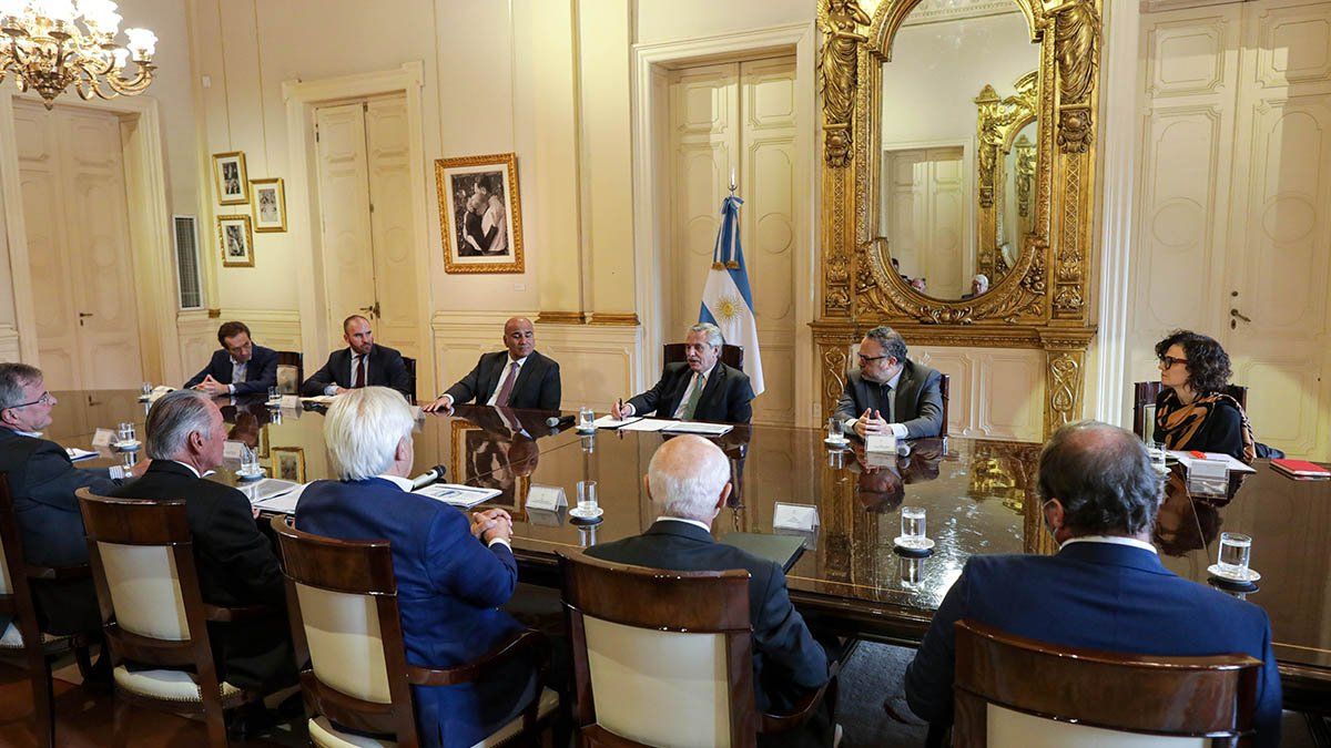 Las autoridades de la UIA