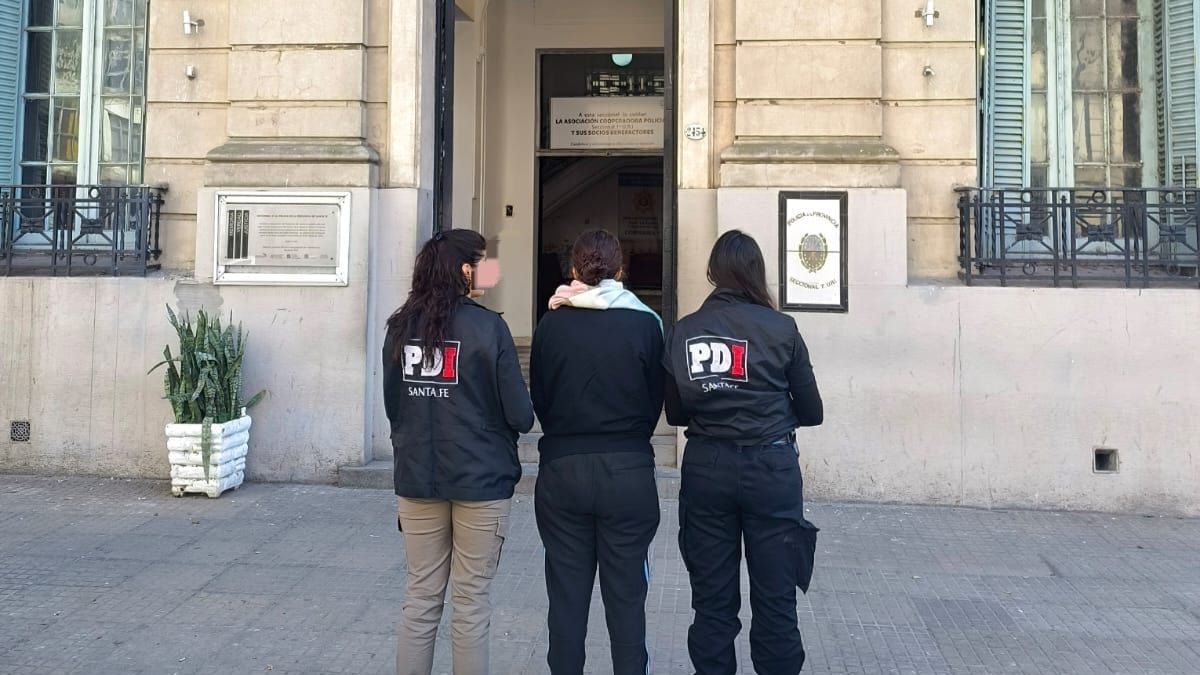 Una mujer fue detenida por falso testimonio. Una mujer fue detenida por falso testimonio.
