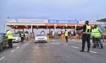 Los hisopados serán necesarios para entrar a la provincia, desde el lunes. Los hisopados serán necesarios para entrar a la provincia, desde el lunes.