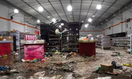 La semana pasada, varios comercios fueron afectados por robos en banda. La semana pasada, varios comercios fueron afectados por robos en banda.