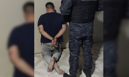 Al sicario apodado Calamar lo buscaban por el asesinato de un dirigente de la UATRE. Al sicario apodado Calamar lo buscaban por el asesinato de un dirigente de la UATRE.