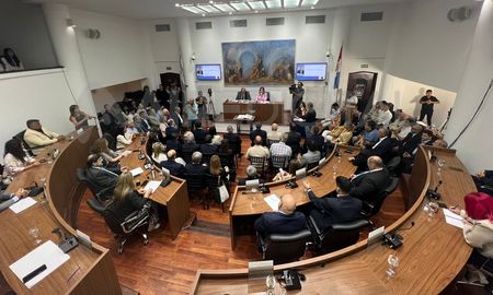 El Foro de Concejales del Área Metropolitana se reunirá en Santa Fe por primera vez. El Foro de Concejales del Área Metropolitana se reunirá en Santa Fe por primera vez.