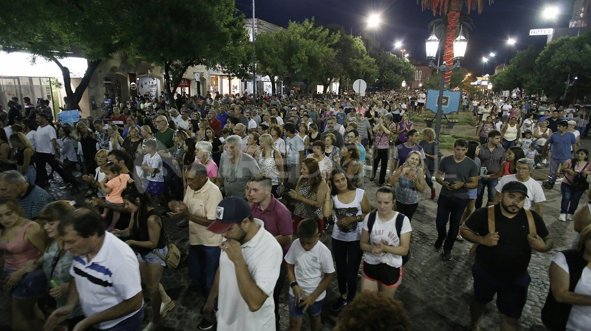 Miles de vecinos de Rafaela se movilizaron contra la inseguridad y pidieron justicia por la muerte de Gonzalo Glaria.