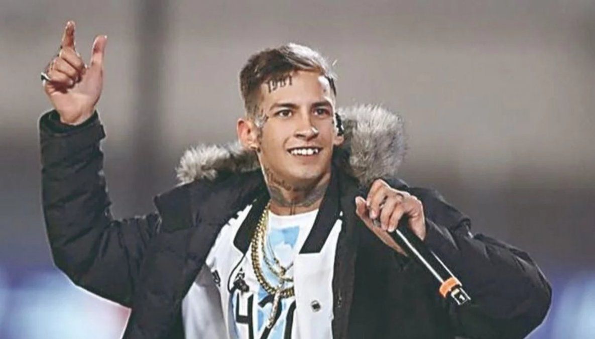 L-Gante hizo una nueva versión de La mano de Dios para homenajear a Rodrigo y Diego Maradona. &nbsp;