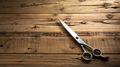 Por qué en Perú ponen tijeras en forma de cruz abajo de la cama