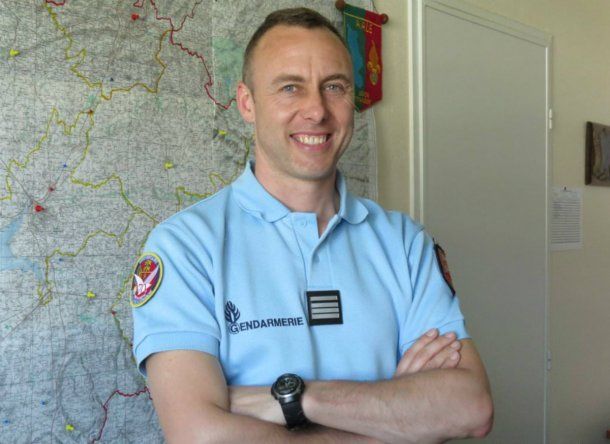Murió el gendarme que se ofreció a cambio de los rehenes en Francia