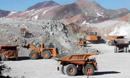 La minería está a la espera de más detalles sobre las medidas que plantea el Gobierno nacional sobre el esquema que se podrá implementar para adelantar los niveles de exportación. La minería está a la espera de más detalles sobre las medidas que plantea el Gobierno nacional sobre el esquema que se podrá implementar para adelantar los niveles de exportación.