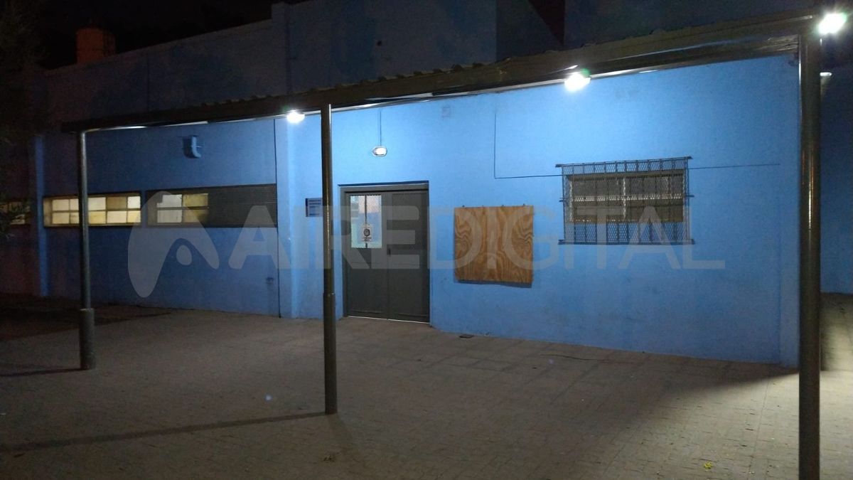 La escuela N°. 1297 se ubica en el barrio Adelina Oeste de Sauce Viejo.