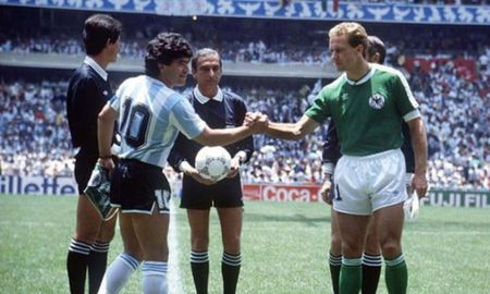 Romualdo Arppi Filho siempre será recordado por haber dirigido la final del Mundial que ganó la Argentina de Maradona, en México 86. Romualdo Arppi Filho siempre será recordado por haber dirigido la final del Mundial que ganó la Argentina de Maradona, en México 86.