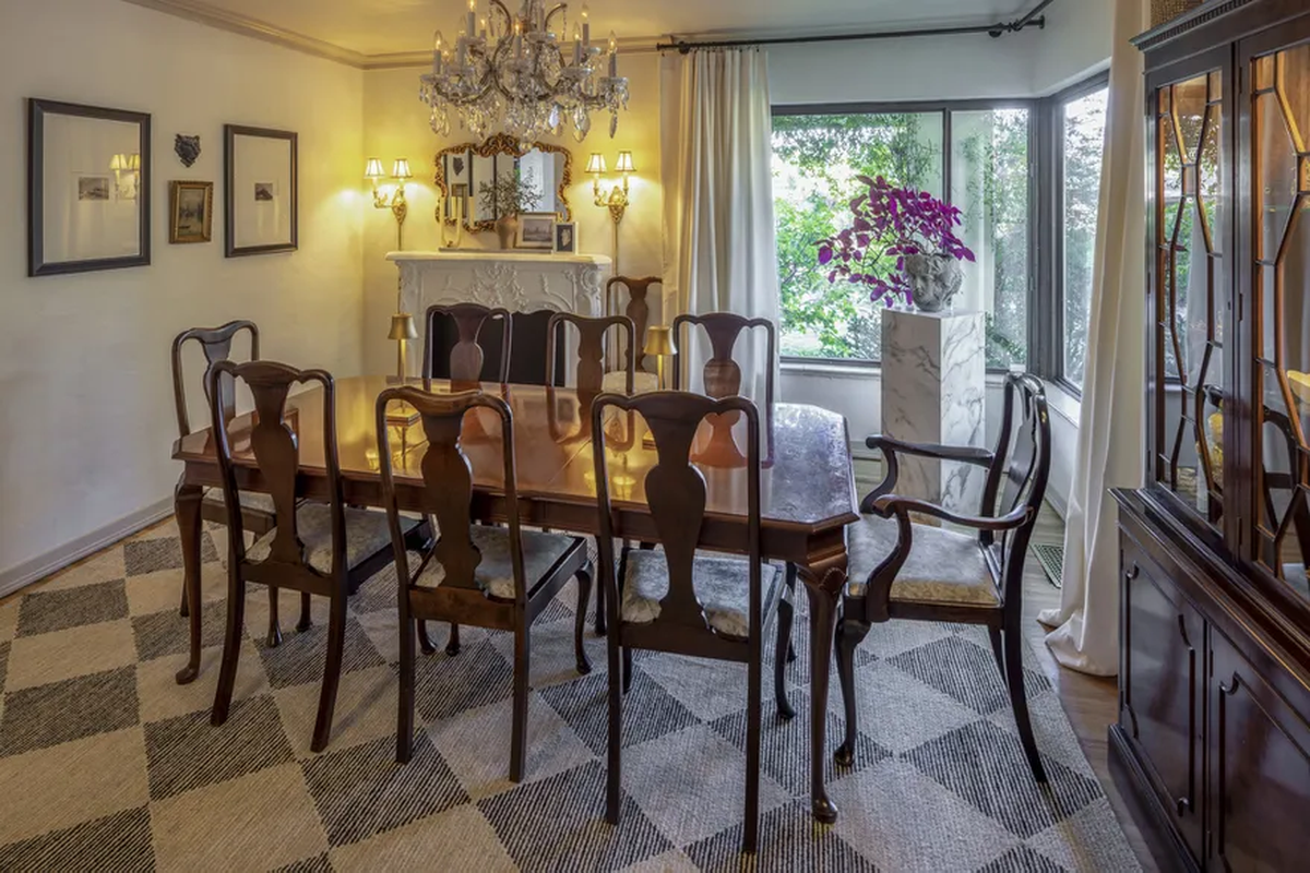 El comedor de la casa que Nichol Naranjo compró en 2020 y que su madre solía limpiar. JOHN BURCHAM - NYTNS