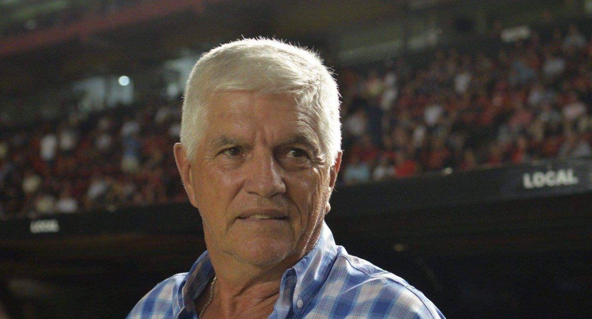 Julio Comesaña ya no es más el Dt de Colón