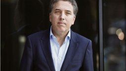 Nación suspende el ajuste en los ministerios y espera el acuerdo con el FMI Nación suspende el ajuste en los ministerios y espera el acuerdo con el FMI