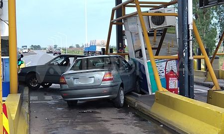 Quienes se conducían en ambos vehículos eran familiares Quienes se conducían en ambos vehículos eran familiares