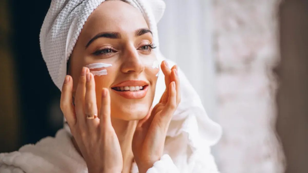 Centros de estética y farmacias deben dejar de comercializar la crema facial prohibida por ANMAT.