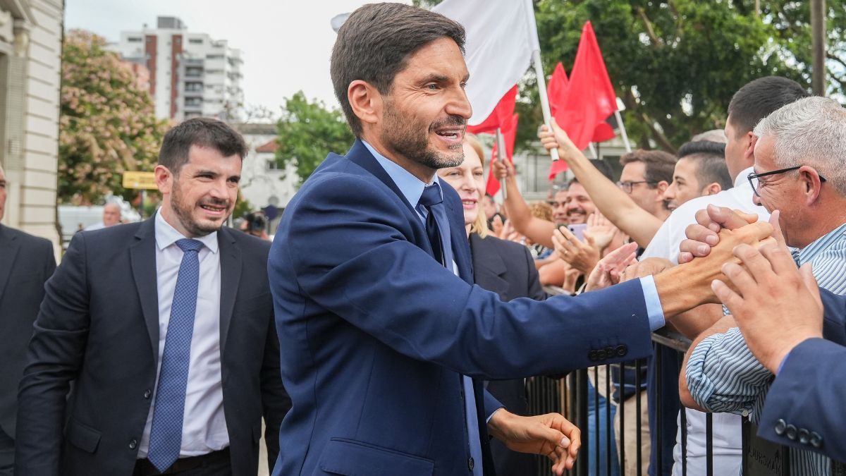 Maximiliano Pullaro lleg&oacute; a la Legislatura acompa&ntilde;ado del Presidente de la UCR, Leonel Chiarella.&nbsp;