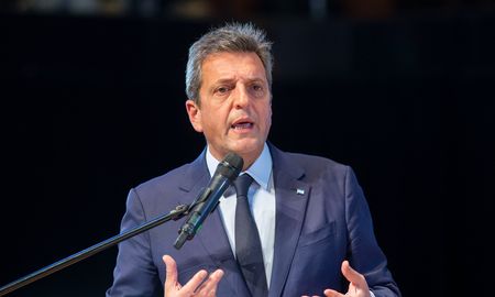 El ministro de Economía y candidato a presidente por Unión por la Patria (UxP), Sergio Massa, anunció este miércoles la creación del Programa de Compre sin IVA. El ministro de Economía y candidato a presidente por Unión por la Patria (UxP), Sergio Massa, anunció este miércoles la creación del Programa de Compre sin IVA.