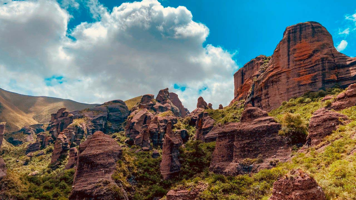 Escapada a Capilla del Monte, una mágica ciudad de Córdoba llena de atractivos y misterios. Escapada a Capilla del Monte, una mágica ciudad de Córdoba llena de atractivos y misterios.