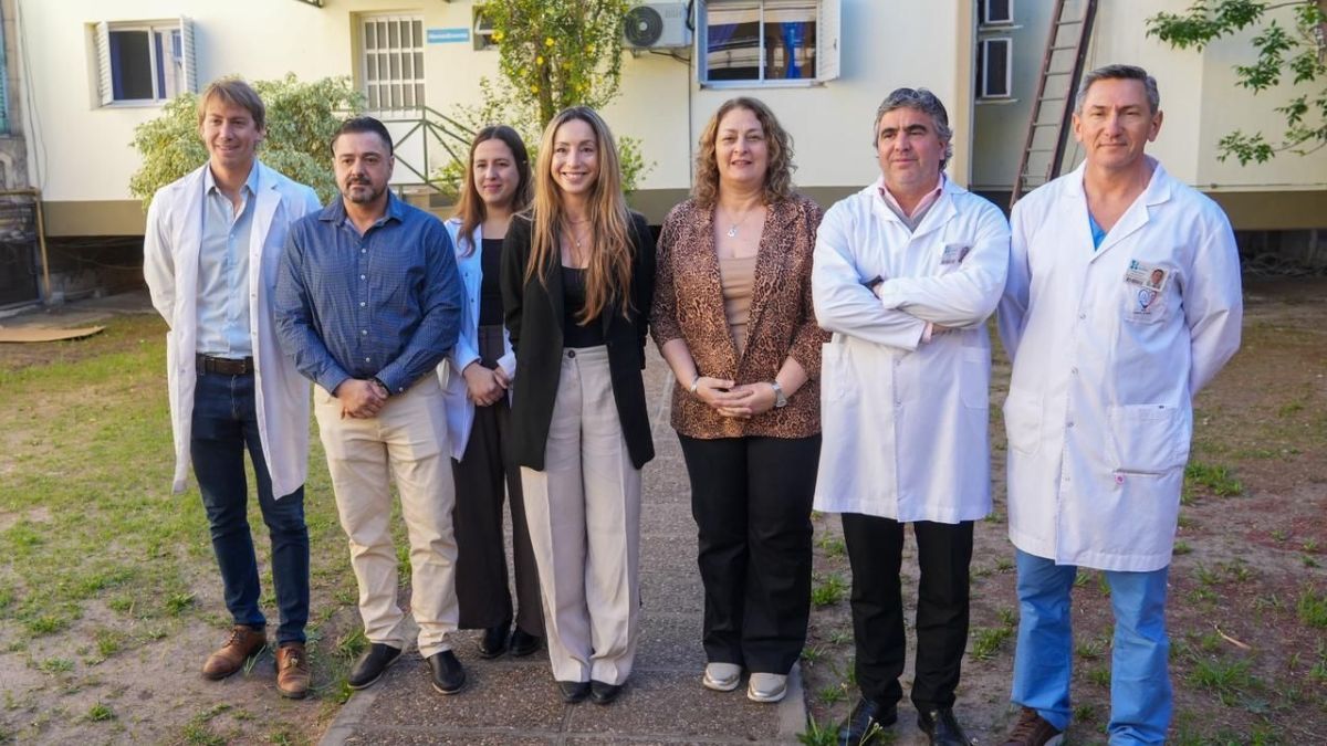 La ministra de Salud de Santa Fe encabezó este martes en la ciudad capital una conferencia de prensa en la que se brindaron detalles de la cirugía inédita en el Cullen.