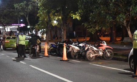 Un total de 27 autos y 4 motos fueron retenidos por arrojar resultados positivos de presencia de alcohol en sangre en su conductor. Un total de 27 autos y 4 motos fueron retenidos por arrojar resultados positivos de presencia de alcohol en sangre en su conductor.