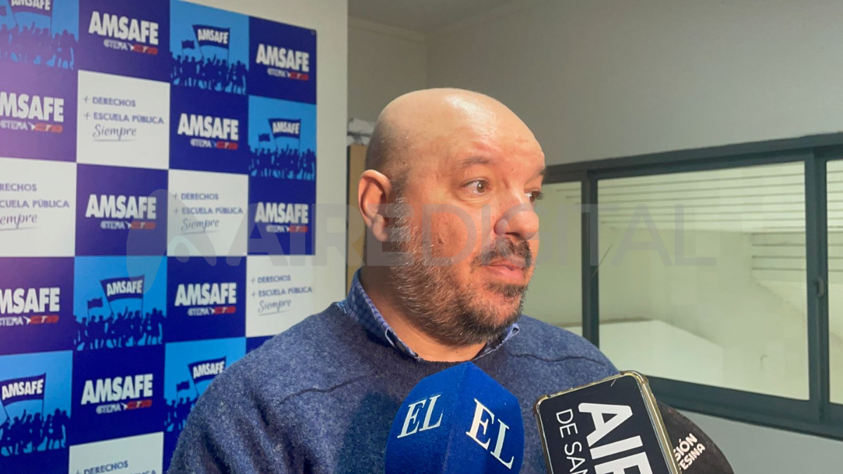 El secretario general de Amsafé, Rodrigo Alonso señaló que “según el Ipec, estableció un 114% de inflación acumulada en 2024 y cuando sumás los incrementos salariales del 2024 te da un 91%. Entonces quedamos 23 puntos abajo El secretario general de Amsafé, Rodrigo Alonso señaló que “según el Ipec, estableció un 114% de inflación acumulada en 2024 y cuando sumás los incrementos salariales del 2024 te da un 91%. Entonces quedamos 23 puntos abajo