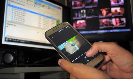llevo a arreglar su celular, le encontraron pornografia infantil y termino detenido llevo a arreglar su celular, le encontraron pornografia infantil y termino detenido