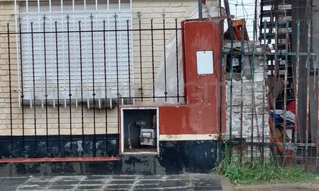 Entre la noche del lunes y la mañana del martes advirtieron que varios gabinetes de medidores de gas domiciliario quedaron sin sus puertas de chapa. Entre la noche del lunes y la mañana del martes advirtieron que varios gabinetes de medidores de gas domiciliario quedaron sin sus puertas de chapa.