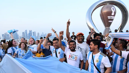 Fue a trabajar al Mundial de Qatar 2022 y terminó vendiendo uno de los tesoros preciados del país.