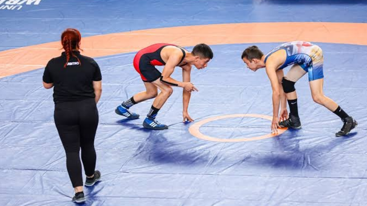 Todas las categorías de lucha se desarrollarán sobre dos colchones reglamentarios homologados por la United World Wrestling (UWW). Todas las categorías de lucha se desarrollarán sobre dos colchones reglamentarios homologados por la United World Wrestling (UWW).