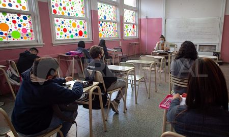 La ministra Adriana Cantero confirmó que para las obras necesarias para regularizar los servicios de gas en las escuelas ya se destinaron de los fondos del FANI más de 146.700.000 pesos y 100 millones de pesos más para las obras grandes”. La ministra Adriana Cantero confirmó que para las obras necesarias para regularizar los servicios de gas en las escuelas ya se destinaron de los fondos del FANI más de 146.700.000 pesos y 100 millones de pesos más para las obras grandes”.
