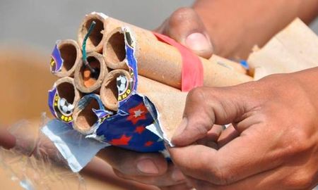 Comprar pirotecnia ilegal sería señal de inmadurez y psicopatía