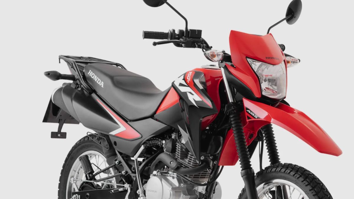 Versátil y resistente, la Honda XR 150L se mantiene como una de las motos doble propósito más elegidas para ciudad y caminos rurales. Versátil y resistente, la Honda XR 150L se mantiene como una de las motos doble propósito más elegidas para ciudad y caminos rurales.