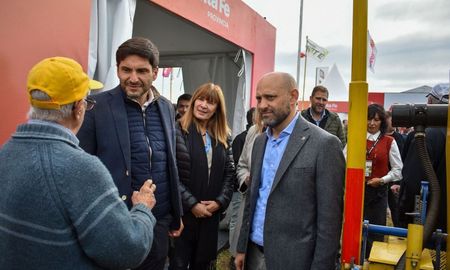 El Gobierno Provincial junto al sector privado y diferentes instituciones desplegarán todo el potencial productivo en la mayor muestra agroindustrial de la región, que se realizará del 3 al 6 de junio en Armstrong. El Gobierno Provincial junto al sector privado y diferentes instituciones desplegarán todo el potencial productivo en la mayor muestra agroindustrial de la región, que se realizará del 3 al 6 de junio en Armstrong.