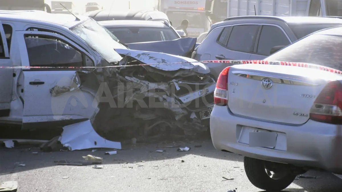 Varias personas resultaron heridas en el choque en cadena en la autopista Córdoba-Rosario.