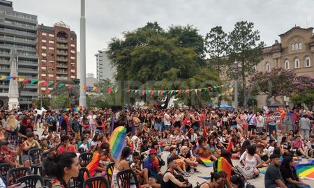 La Marcha del Orgullo tuvo una gran convocatoria en la ciudad de Santa Fe. La Marcha del Orgullo tuvo una gran convocatoria en la ciudad de Santa Fe.