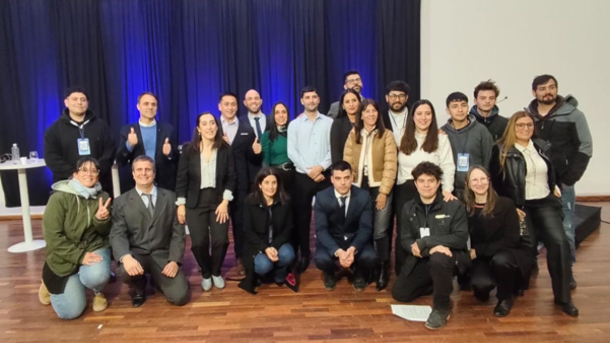 El equipo de Calorón Streaming después del debate de candidatos realizado el pasado domingo 22 de junio. El equipo de Calorón Streaming después del debate de candidatos realizado el pasado domingo 22 de junio.