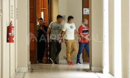 En total pasaron siete grupos de imputados por la sala. En total pasaron siete grupos de imputados por la sala.
