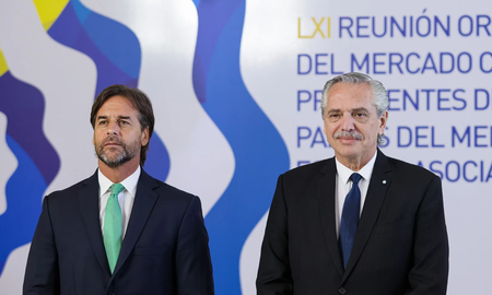 Puede ser por dos razones: mala intención, que la descarto, o por ignorancia, simplemente, dijo Lacalle Pou. Puede ser por dos razones: mala intención, que la descarto, o por ignorancia, simplemente, dijo Lacalle Pou.