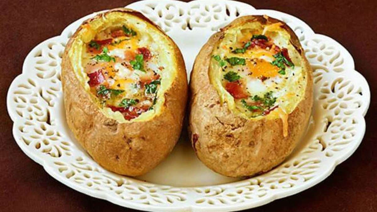 Papas al horno rellenas, una receta deliciosa para el medio día. Papas al horno rellenas, una receta deliciosa para el medio día.