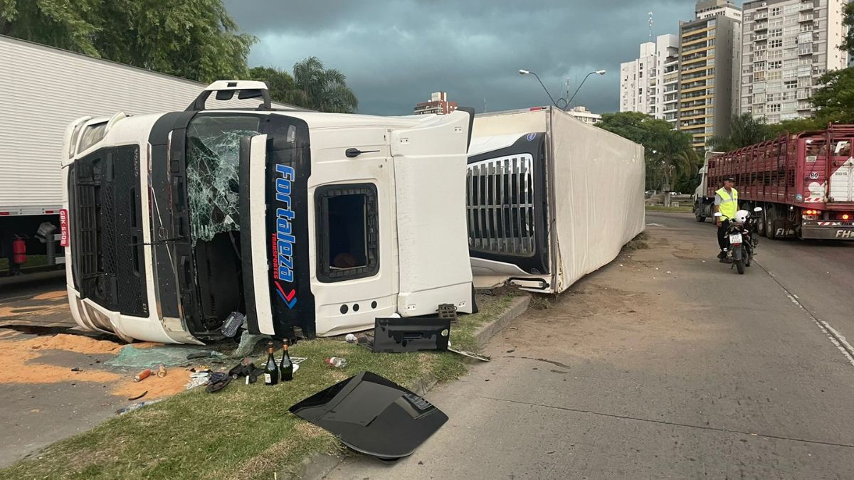 El conductor fue trasladado al Hospital Cullen.