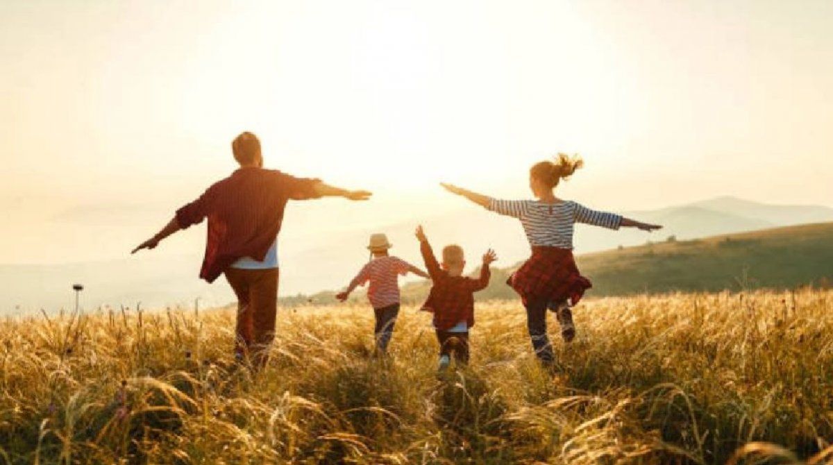 Una niña de 3 años fue adoptada y la jueza se lo comunicó con un tierno gesto