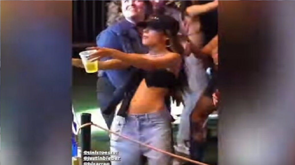 El video de Tini Stoessel bailando como loca al ritmo de Justin Bieber: ¿Estaba pasada de copas?