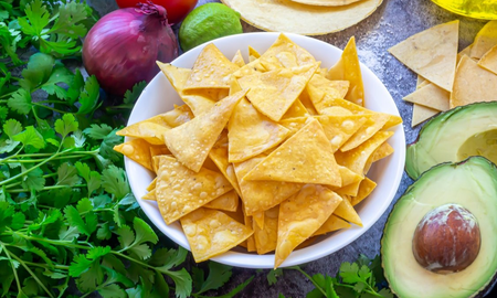 Cómo hacer nachos caseros con solo tres ingredientes: la receta rápida y económica Cómo hacer nachos caseros con solo tres ingredientes: la receta rápida y económica