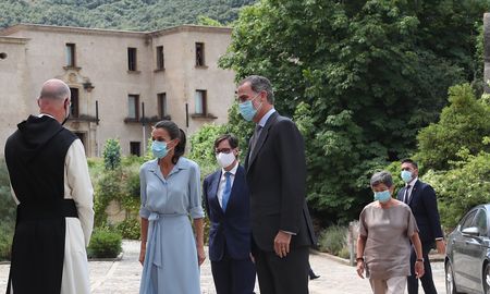 Felipe VI y Letizia Ortiz en Cataluña este lunes. Felipe VI y Letizia Ortiz en Cataluña este lunes.