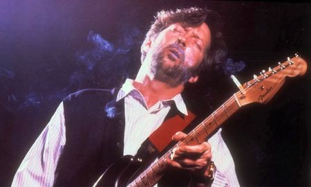 Eric Patrick Clapton es un guitarrista, cantante y compositor de rock y blues británico, conocido por su magistral habilidad con la guitarra eléctrica. Eric Patrick Clapton es un guitarrista, cantante y compositor de rock y blues británico, conocido por su magistral habilidad con la guitarra eléctrica.