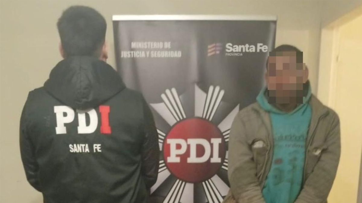 El sospechoso tiene 32 años y un extenso prontuario por delitos cometidos en la costa santafesina. El sospechoso tiene 32 años y un extenso prontuario por delitos cometidos en la costa santafesina.