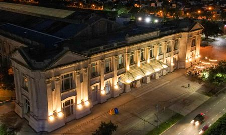 La ciudad de Santa Fe se prepara para la primera edición local de La Noche de las Ideas este jueves. La ciudad de Santa Fe se prepara para la primera edición local de La Noche de las Ideas este jueves.