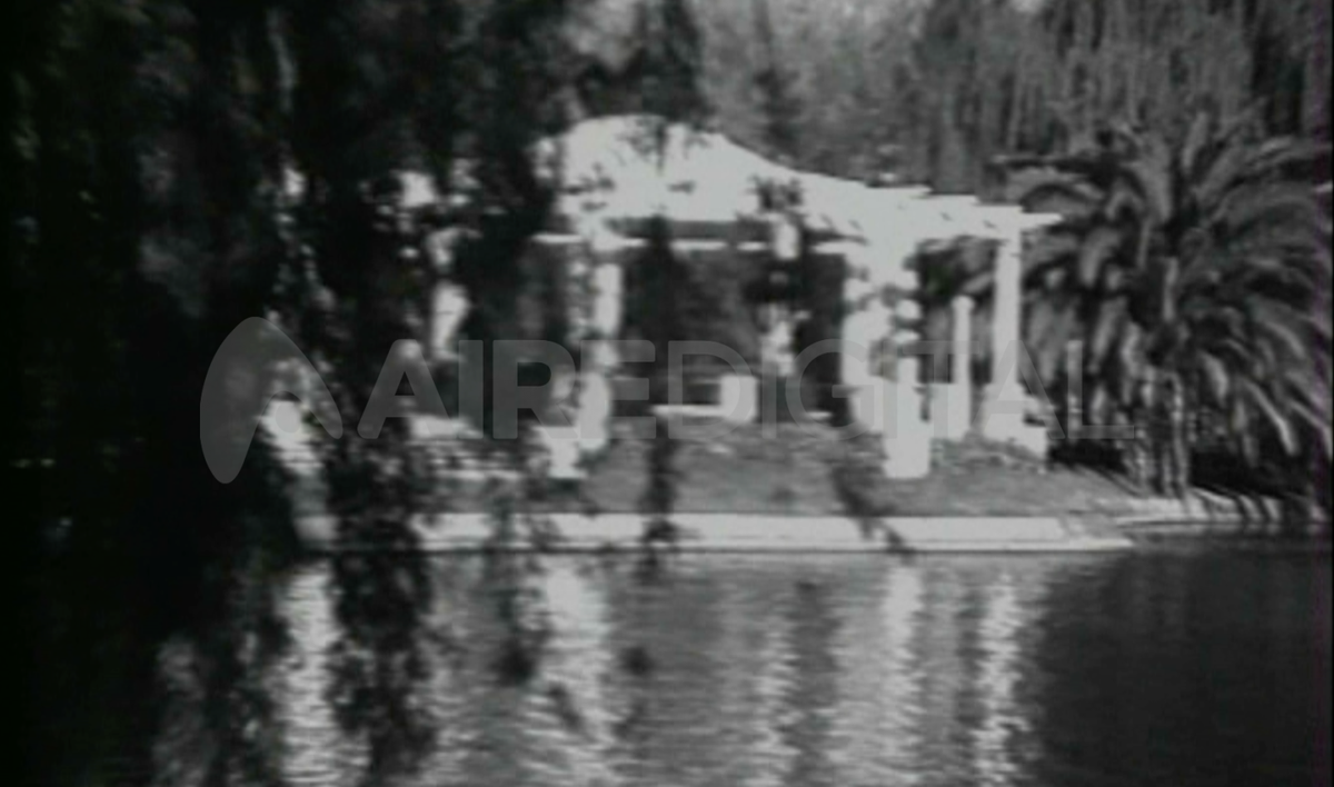 El Parque Garay se inauguró en 1939, en los terrenos que a principios de siglo había ocupado un cementerio. El Parque Garay se inauguró en 1939, en los terrenos que a principios de siglo había ocupado un cementerio.