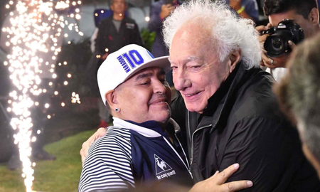 Guillermo Coppola contó de que club era hincha Diego Armando Maradona antes de jugar en Boca. Guillermo Coppola contó de que club era hincha Diego Armando Maradona antes de jugar en Boca.